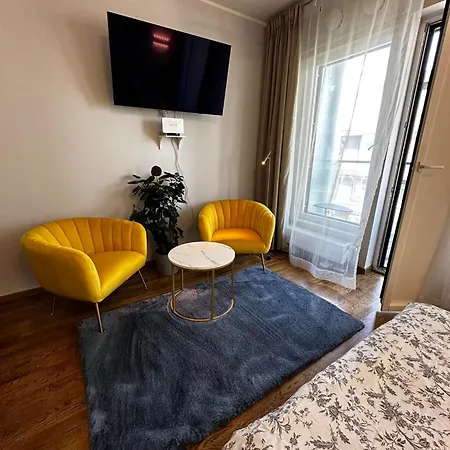 With Balcony & Private Parking *