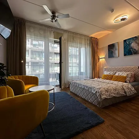 With Balcony & Private Parking * Reval