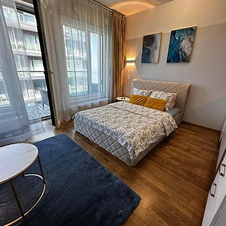 Centre With Free Parking Appartement *