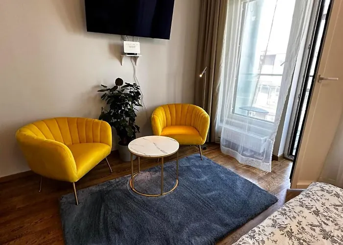 Centre With Free Parking *