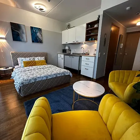 Apartment With Balcony & Private Parking *