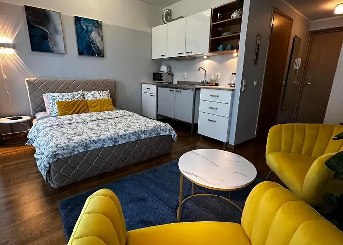 Apartment Centre With Free Parking *